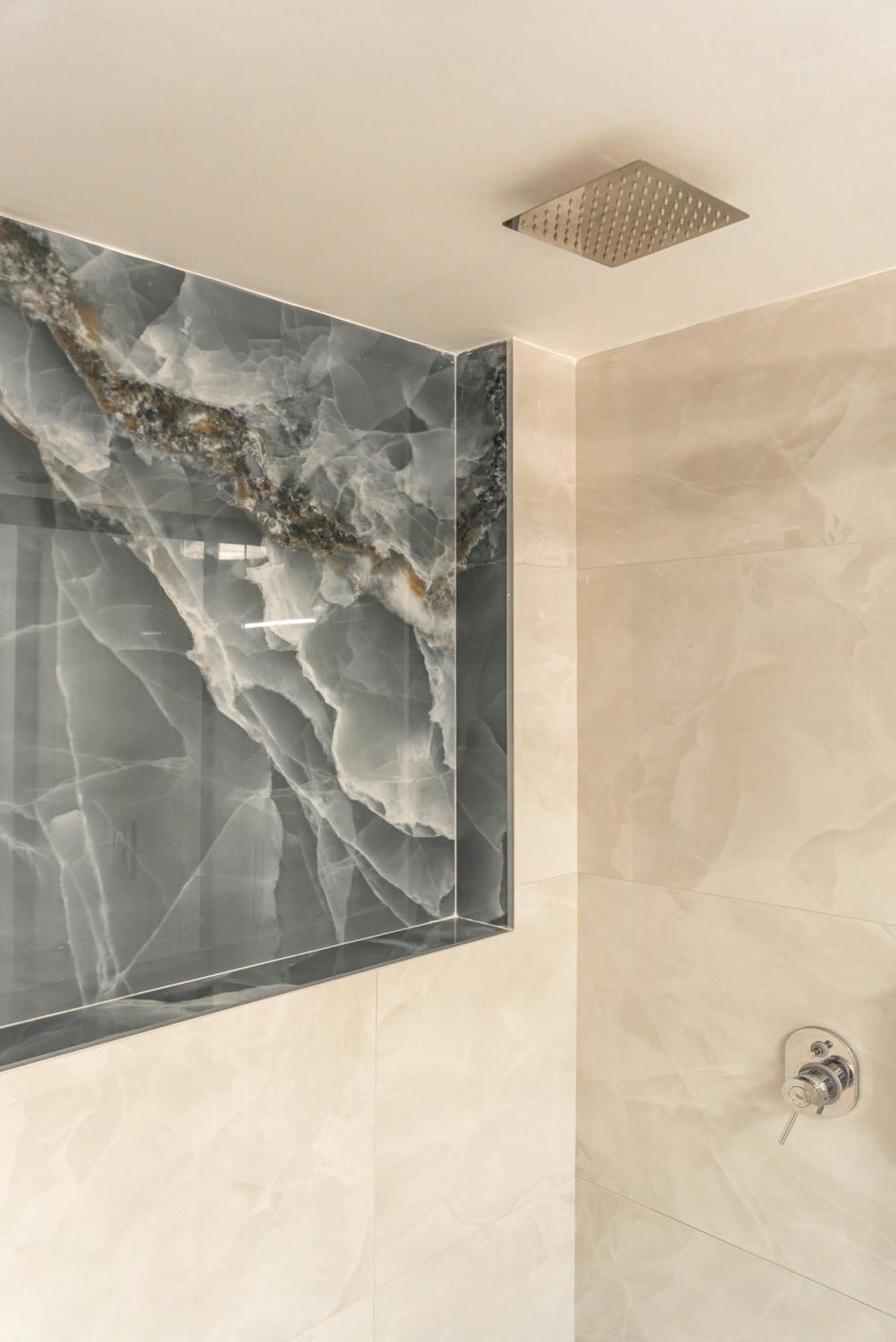 Neon 2Br Luxurious Central Apt Heraklion Buitenkant foto